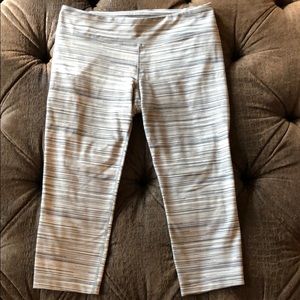 Under Armour Capri leggings, women’s medium